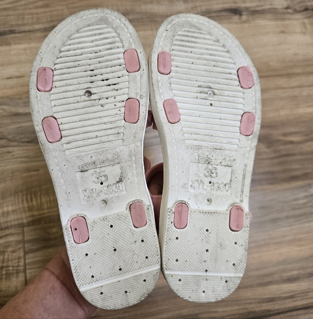 5 Pairs Shoes Bundle - Picture 13 of 15
